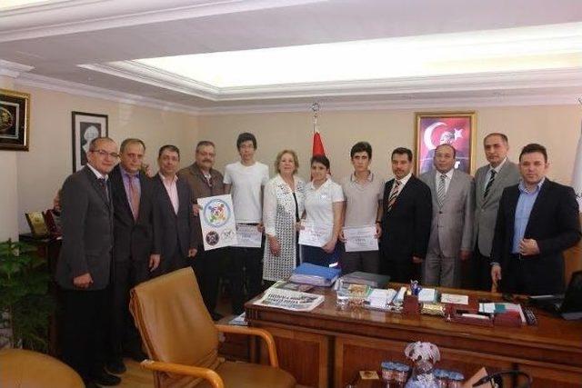 Logo Yarışması &Ouml;d&uuml;l T&ouml;reni 2