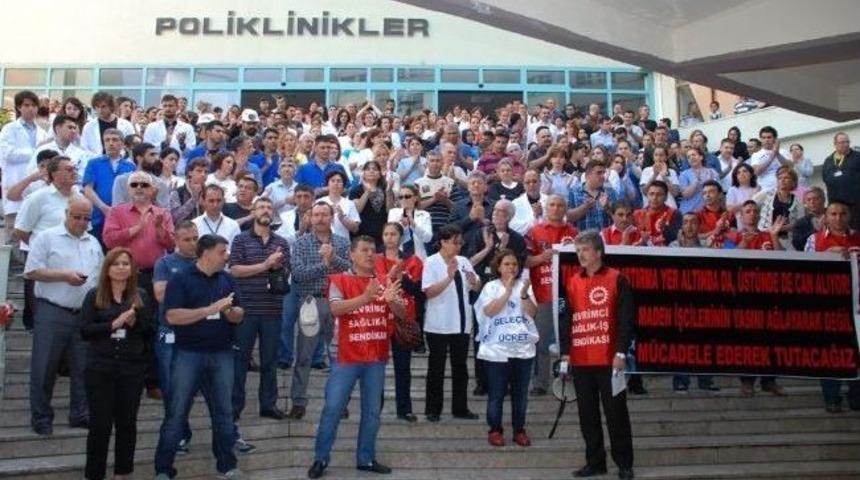 Sağlık &Ccedil;alışanları Siyah Kurdele Taktı
