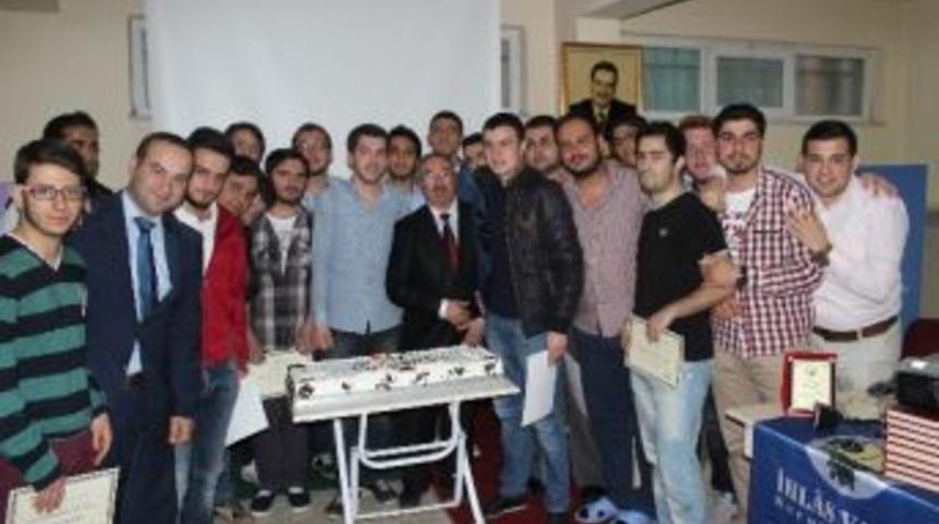 İhlas Vakfı Selami Kubilay Erkek &Ouml;ğrenci Yurdunda Mezuniyet Gecesi