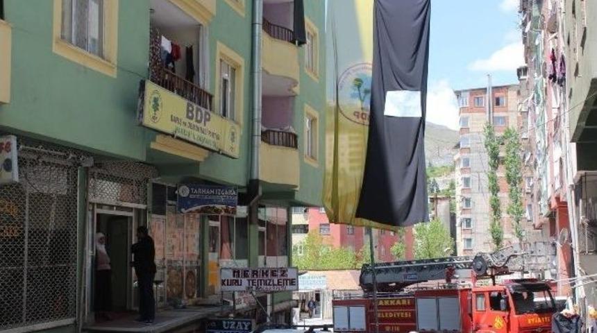 Bdp, Soma İ&ccedil;in Binasına Siyah Bez Astı