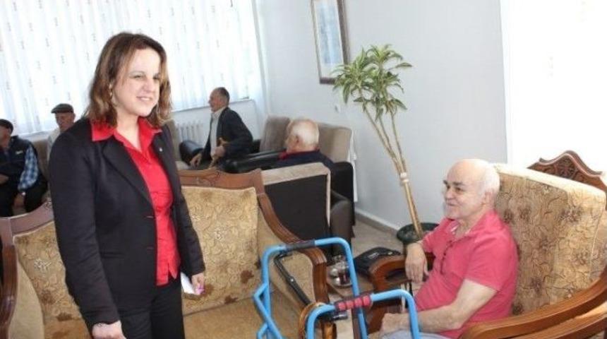 Tekirdağ Sgk İl M&uuml;d&uuml;rl&uuml;ğ&uuml; Yaşlıların Y&uuml;z&uuml;n&uuml; G&uuml;ld&uuml;rd&uuml;