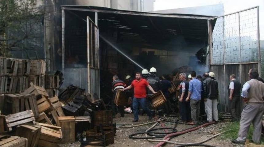 Sandık Deposu'nda Korkutan Yangın