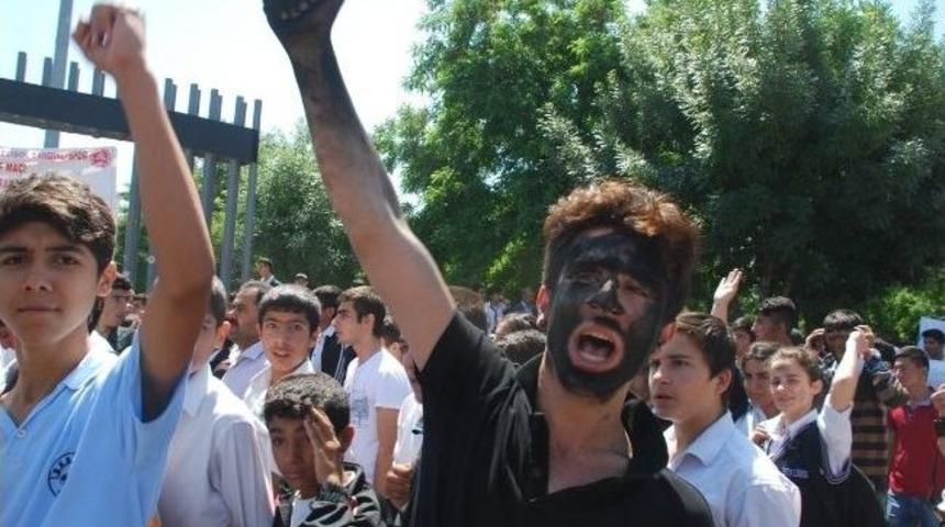 Batman Soma İ&ccedil;in Sokağa D&ouml;k&uuml;ld&uuml;