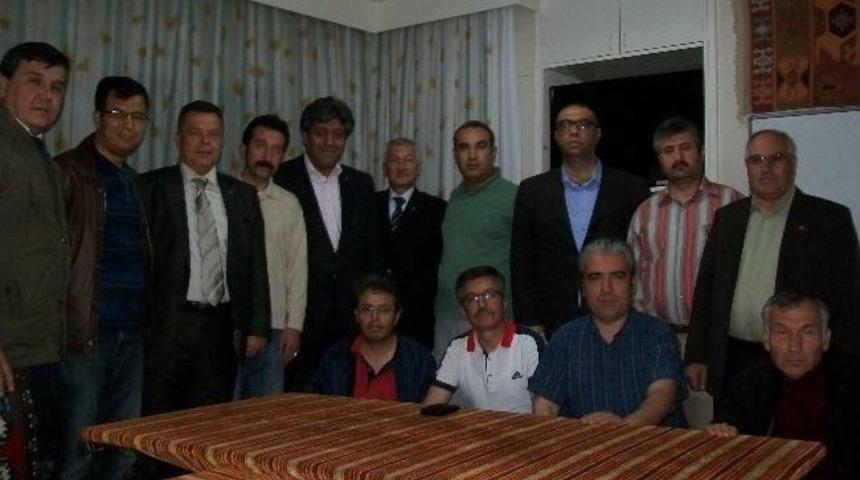 T&uuml;rkav'da 'kırım'da Son Gelişmeler' Konulu Konferans