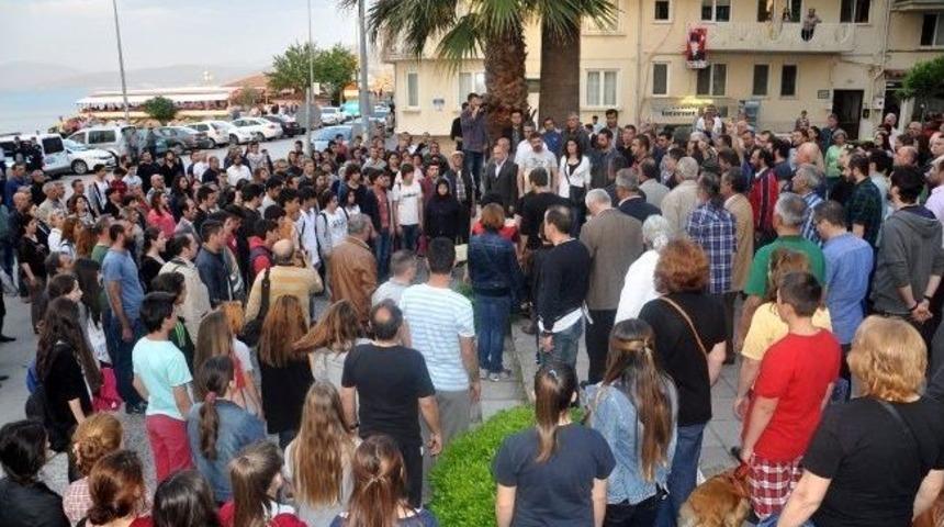 Mudanya&rsquo;da Madenciler İ&ccedil;in Denize 300 Mum Bıraktılar