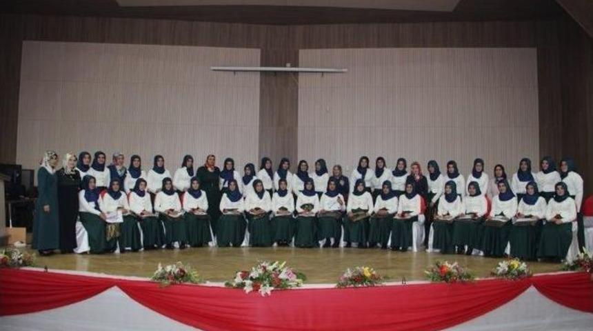 Ayşe Ana Yatılı Kız Kur&rsquo;an Kursu Yılsonu Programı