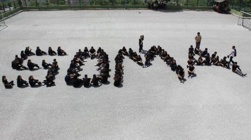 Lise &Ouml;ğrencilerinden Anlamlı Hareket