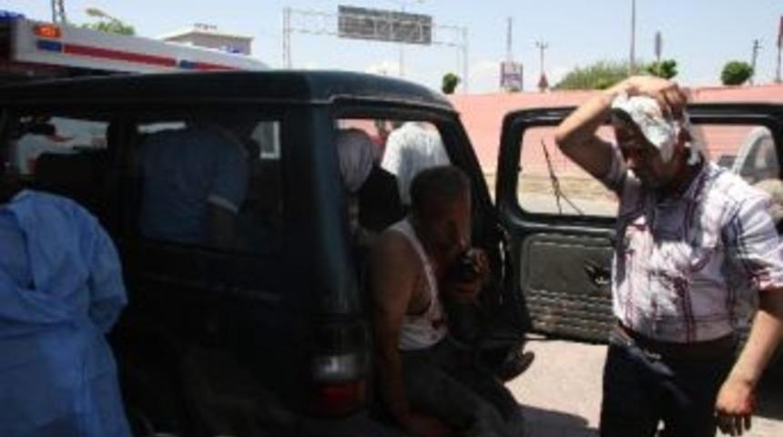 Suriye Ordusu, T&uuml;rkiye Sınırındaki Sucu Kasabasını Vurdu