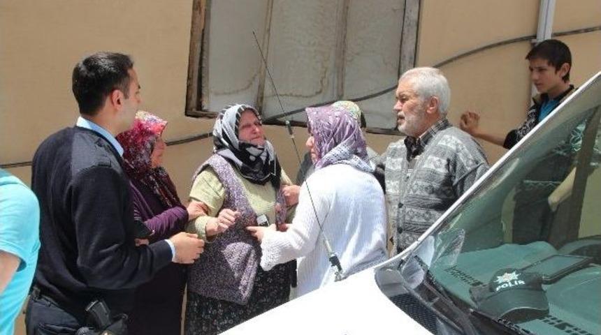 Pencereden D&uuml;şen Gen&ccedil; Kadın Ağır Yaralandı