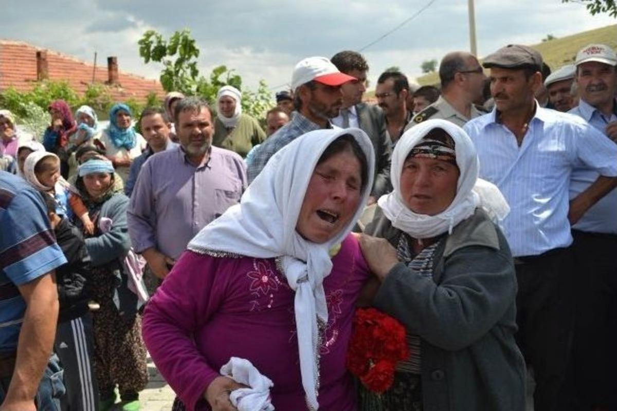 Soma'da Vefat Eden Madenci Toprağa Verildi