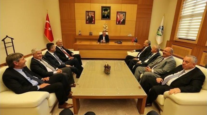 Başkan To&ccedil;oğlu, Sesob Başkanı Hasan Alişan&rsquo;ı Makamında Ağırladı