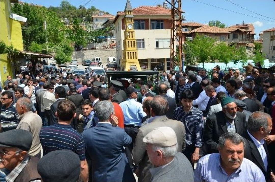 Soma'da Hayatını Kaybeden 2 Maden İş&ccedil;isi &Ccedil;orum'da Toprağa Verildi