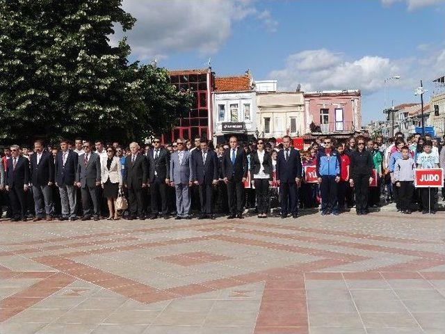 Edirne de Gen&ccedil;lik Haftası T&ouml;renle Başladı 3
