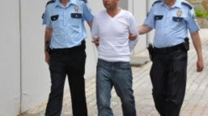 Turistin Telefonunu &Ccedil;alan Zanlı Yakalandı