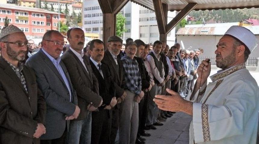G&uuml;m&uuml;şhane&rsquo;de Soma Madencileri İ&ccedil;in Gıyabi Cenaze Namazı Kılındı