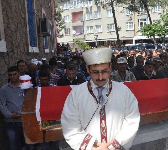 Soma Madeninde Hayatını Kaybeden Ergün Akkuş Toprağa Verildi