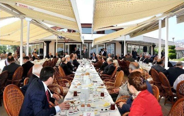 Başkan Yılmaz, Sahil Yolu İddialarına Cevap Verdi