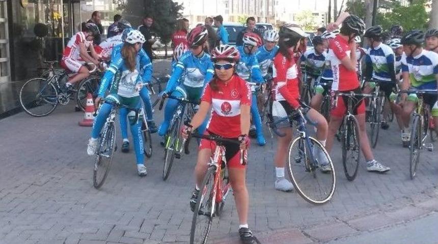 Yasemin Can, T&uuml;rkiye Şampiyonu Oldu