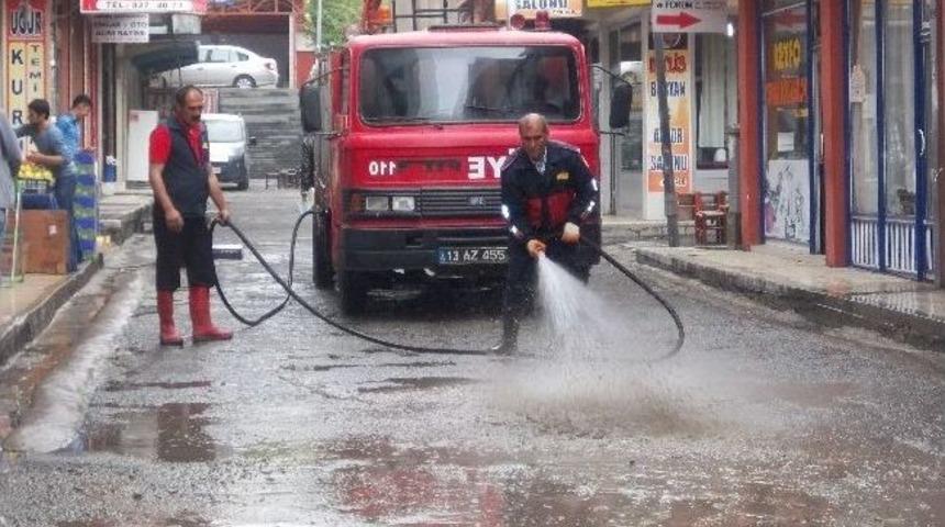 Tatvan Belediyesi Yaz Temizliğine Başladı