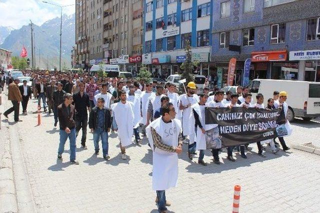 Hakkari&rsquo;de Kefenli Y&uuml;r&uuml;y&uuml;ş 1