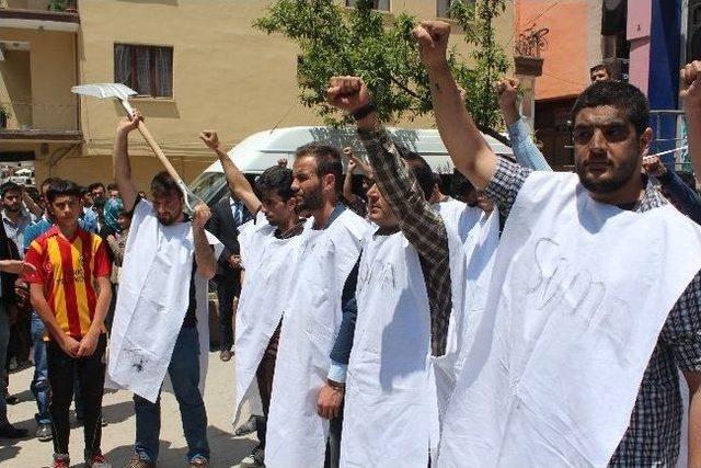 Hakkari&rsquo;de Kefenli Y&uuml;r&uuml;y&uuml;ş 3