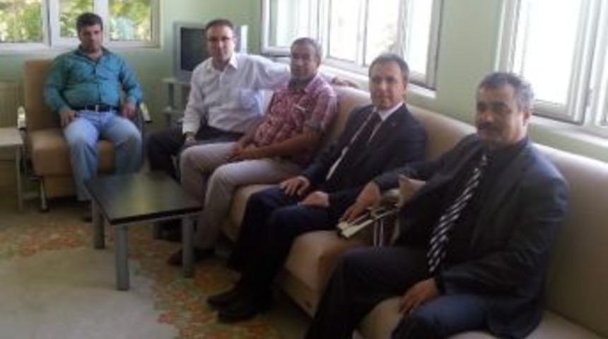 Ak Parti'den Sosyal Hizmet Merkezi M&uuml;d&uuml;rl&uuml;ğ&uuml;'ne Ziyaret