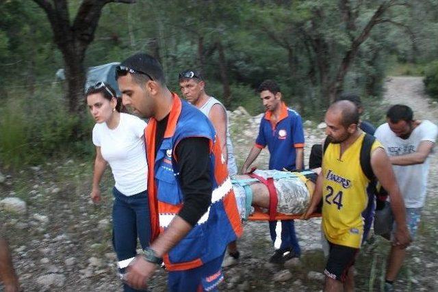 Şelalede Ayağı Burkulan Tatilciyi Umke Kurtardı