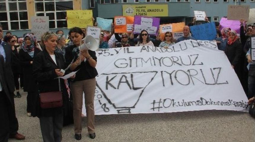 &Ouml;ğrenci Ve Velilerden İmam Hatip Protestosu