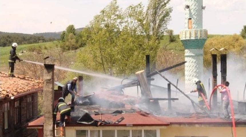 Kastamonu&rsquo;da &Ccedil;ıkan Yangınlar Korkuttu