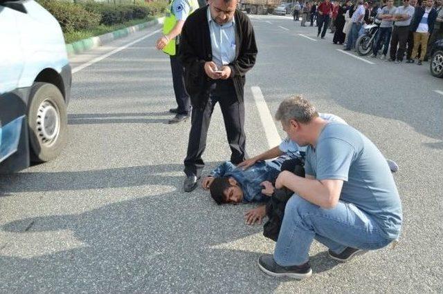 Karşıdan Karşışa Ge&ccedil;erken Otomobilin &Ccedil;arptığı Kaleci Ağır Yaralandı 1