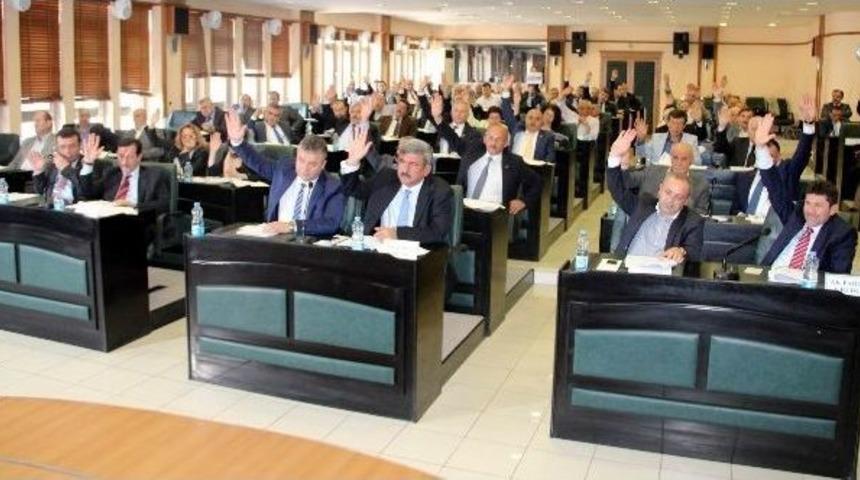 Sahil Yolu Meclisten Ge&ccedil;ti