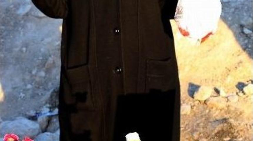 Baba Ve Oğlunu &Ouml;l&uuml;m Bile Ayıramadı