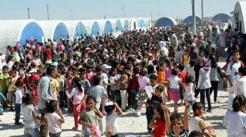 &Ccedil;adır Kentte Suriyeli &Ccedil;ocukların Karne Heyecanı