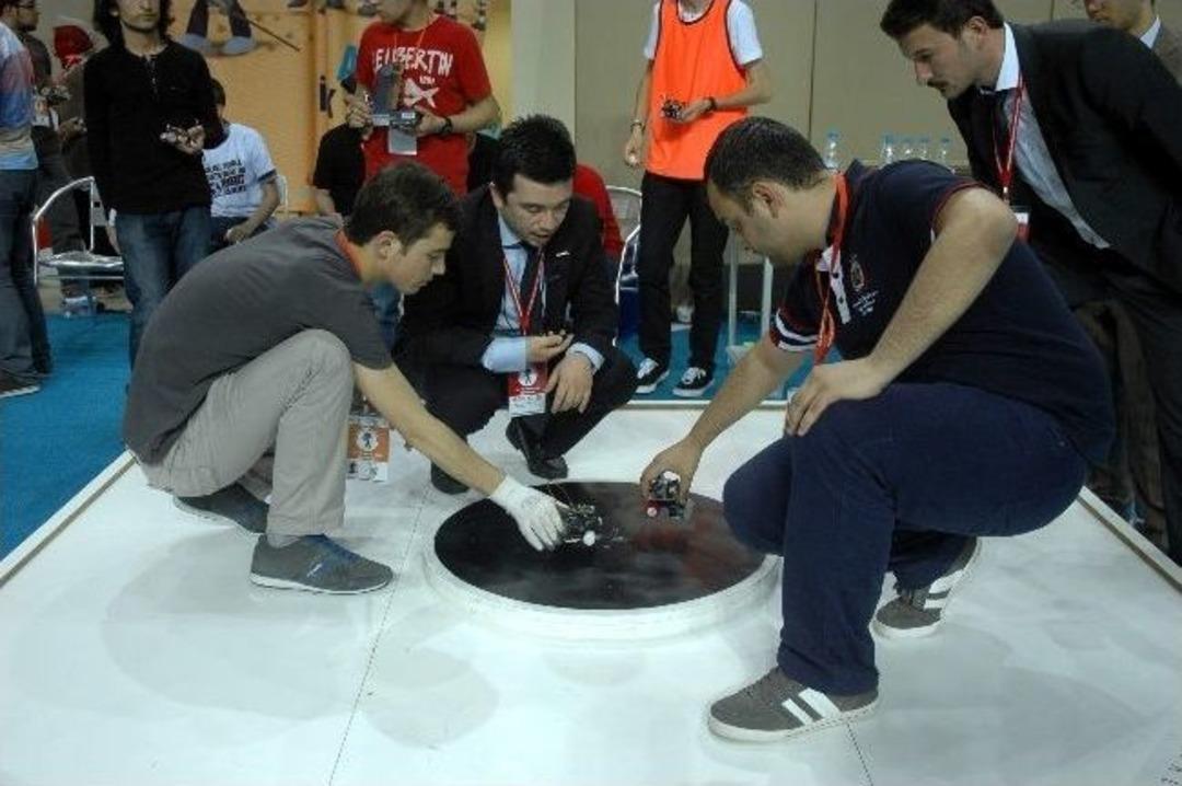 8. Uluslararası Robot Yarışması&rsquo;nda &Ouml;d&uuml;ller Sahiplerini Buldu
