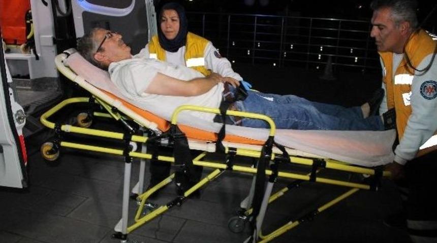 Oğlu, Kapıyı A&ccedil;mayan Babasını Bı&ccedil;akladı