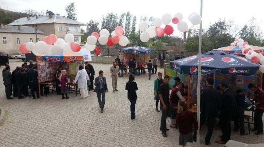 Adilcevaz'da T&uuml;bitak 4006 Bilim Fuarı A&ccedil;ıldı