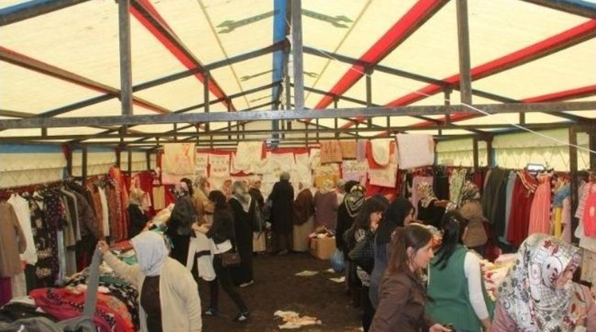 Ardahan Da Fakir &Ouml;ğrenciler İ&ccedil;in Kermes A&ccedil;ıldı