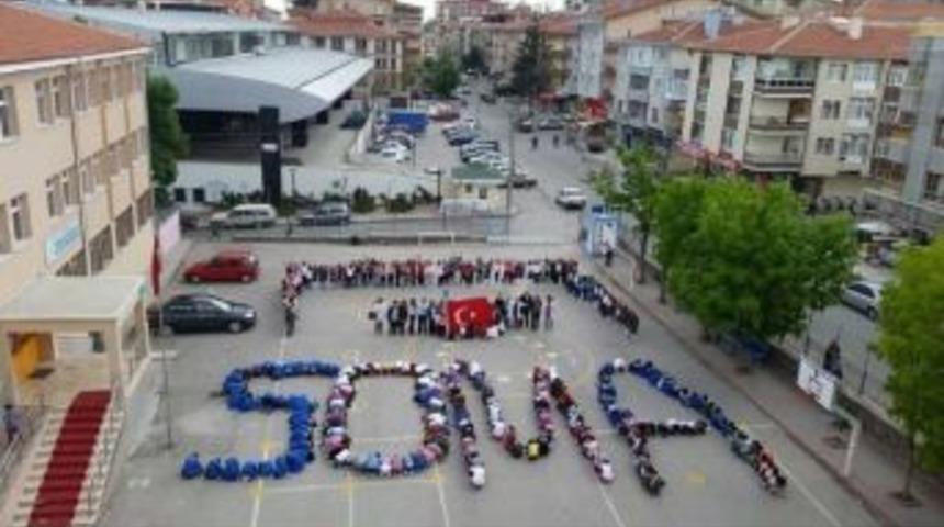 İlkokul &Ouml;ğrencileri Bedenleriyle &lsquo;soma&rsquo;yazdı