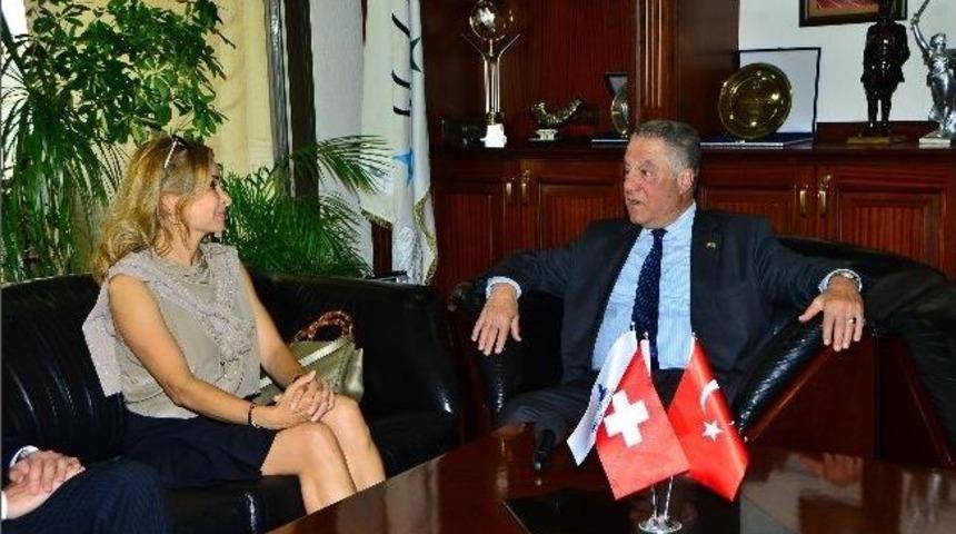 Başkonsolos, İsvi&ccedil;re'nin Başsağlığını İletti