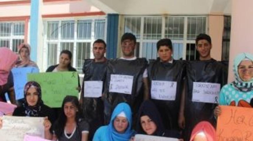 Sasonlu Esnaf Ve &Ouml;ğrencilerden Soma'ya Destek