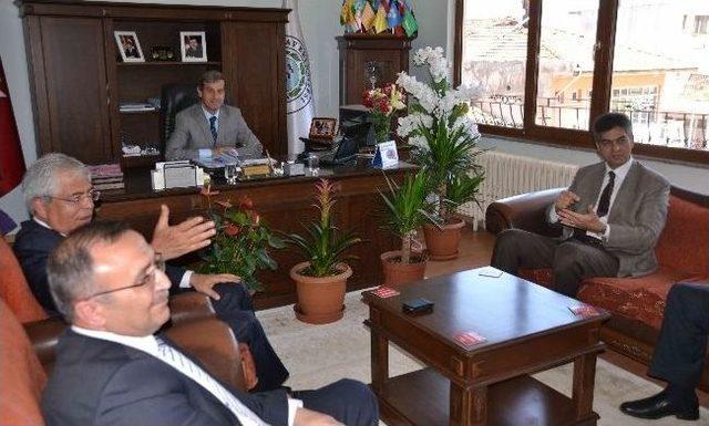K&uuml;tahya Valiliği İl M&uuml;d&uuml;rleri Heyeti Başkan &Ouml;zkan&rsquo;ı Ziyaret Etti 1