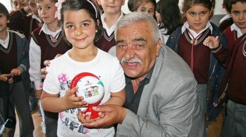 &Ouml;ğrenciler Har&ccedil;lıklarını Şehit Yakınlarına Bağışladı