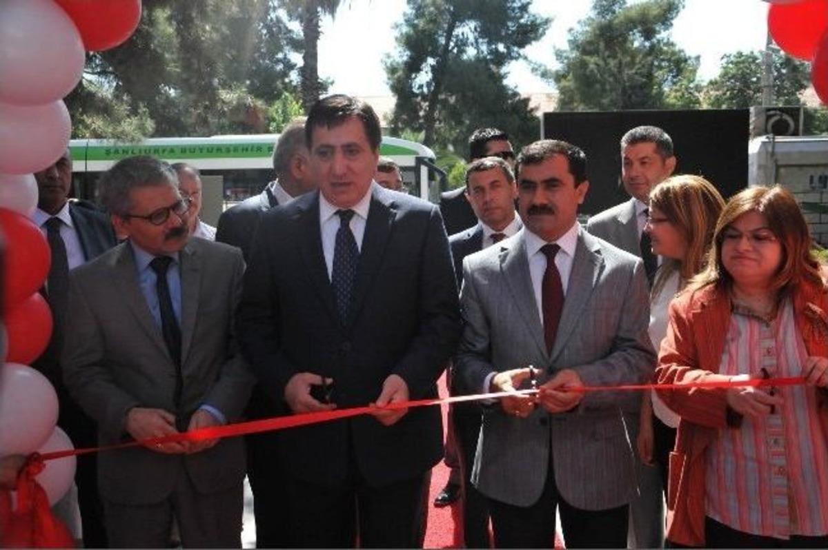 Vali K&uuml;&ccedil;&uuml;k El Snatları Sergisini A&ccedil;tı