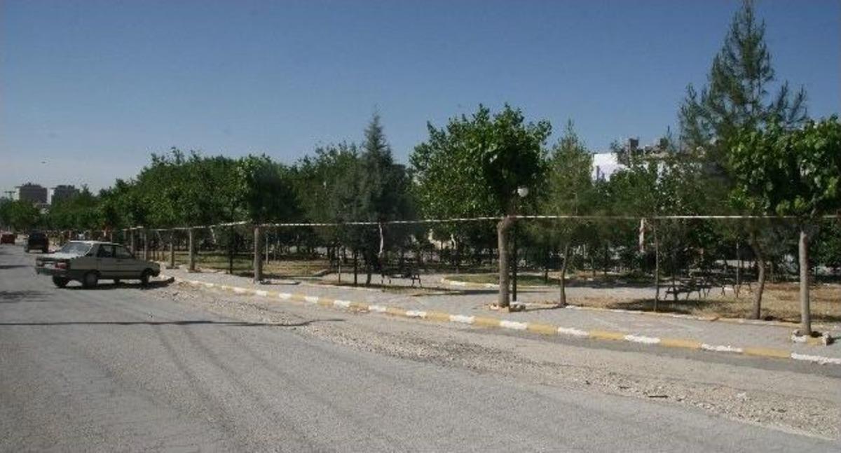 &Uuml;&ccedil; Mahallenin Kullandığı Park &Ccedil;&ouml;z&uuml;m Bulunmazsa Yıkılacak