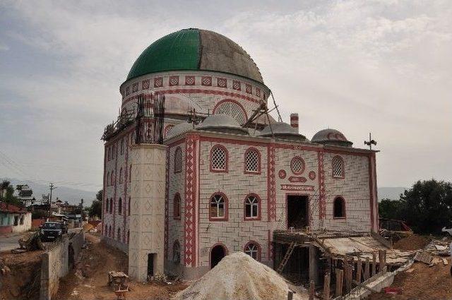 Başkan Alıcık, Destek Verdiği Cami İnşaatını İnceledi