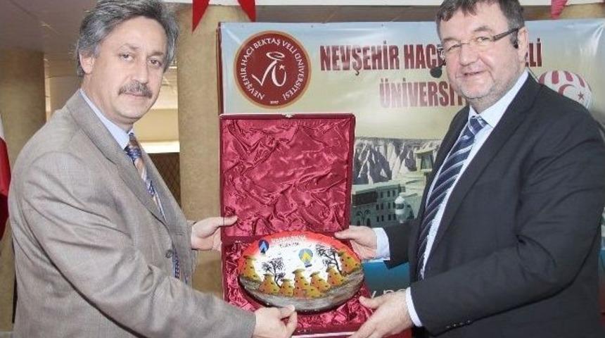 &lsquo;biyolojik Uygulamalarda Kullanılan Metallerin Modifikasyonu&rsquo; Konulu Konferans Yapıldı