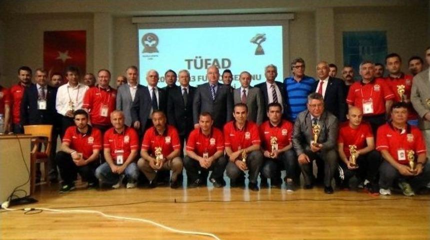 Başarılı Antren&ouml;rlere &Ouml;d&uuml;l