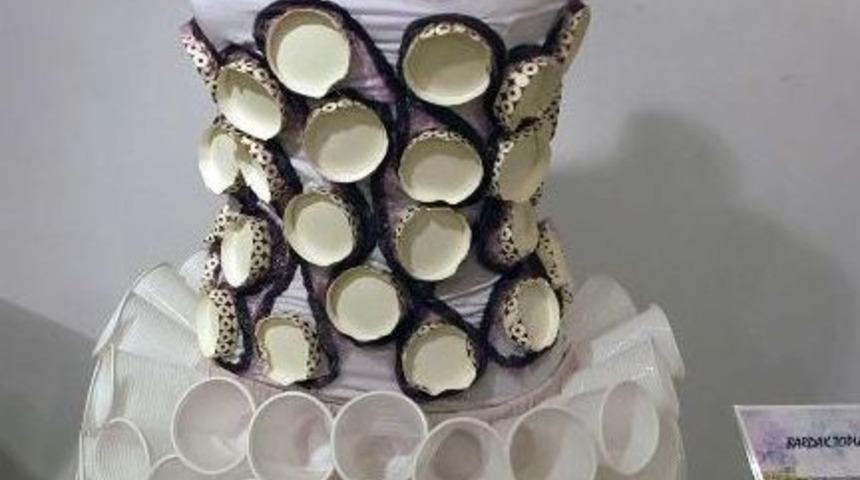 &Uuml;niversite &Ouml;ğrencilerinden &ldquo;geri D&ouml;n&uuml;ş&uuml;m&rdquo; Elbiseleri