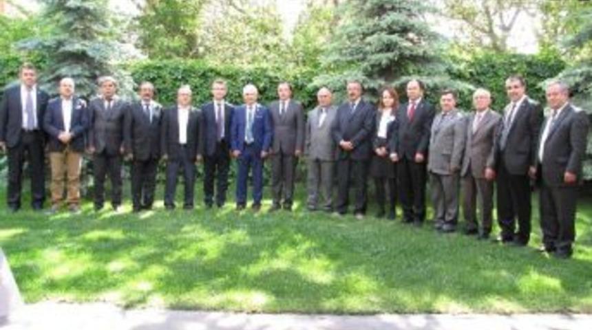 Sgk Kayseri İl M&uuml;d&uuml;r&uuml; M&uuml;kremin S&uuml;r&uuml;c&uuml; Sgk Haftası M&uuml;nasebetiyle Kayseri Smmm Odası&rsquo;nı Ziyaret Etti