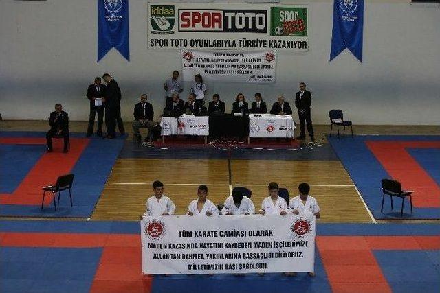 T&uuml;rkiye Kul&uuml;plerarası Karate Şampiyonası Başladı 1